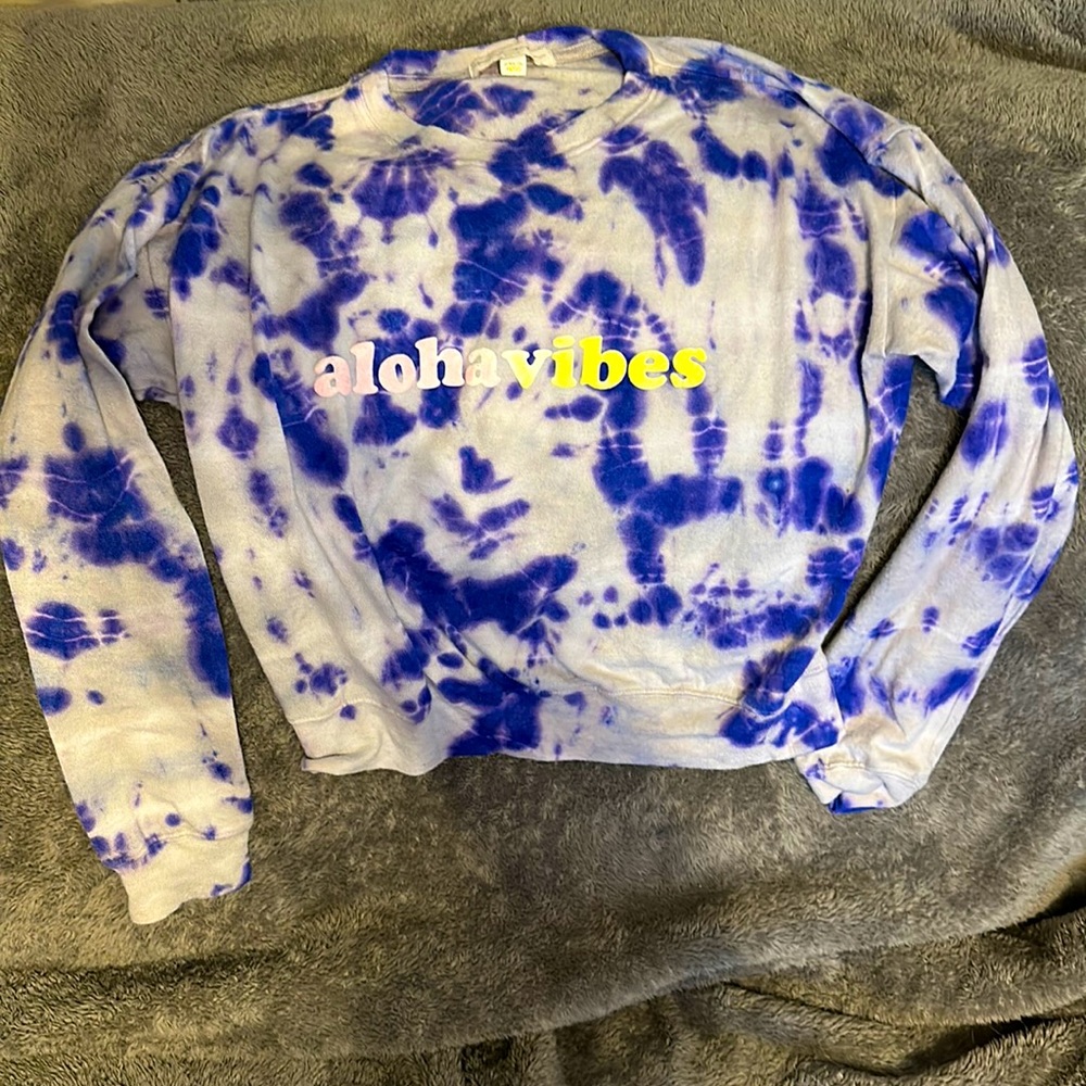 Lightweight long sleeve sweatshirt